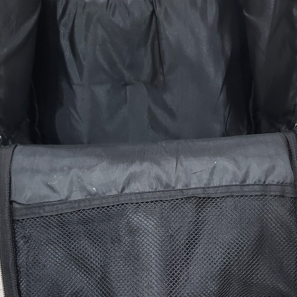 Backpack w/lunchbox - Picture 3 of 5